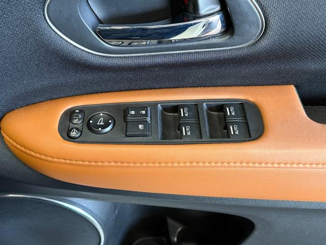 ヴェゼル ハイブリッドZ・ホンダセンシング【4WD】 7インチメモリーナビ Bluetooth フルセグ バックカメラ ドラレコ ETC 追従型クルコン ハーフレザー コーナーセンサー 衝突軽減 車線逸脱警告 スマートキー 純正アルミ LED 禁煙車(40枚目)