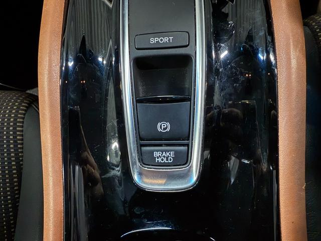 ヴェゼル ハイブリッドZ・ホンダセンシング【4WD】 7インチメモリーナビ Bluetooth フルセグ バックカメラ ドラレコ ETC 追従型クルコン ハーフレザー コーナーセンサー 衝突軽減 車線逸脱警告 スマートキー 純正アルミ LED 禁煙車(43枚目)