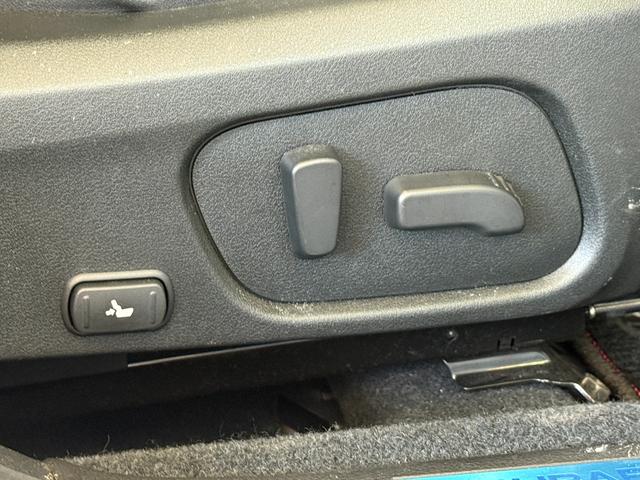 WRX S4 2.0GT-Sアイサイト【4WD】【ターボ】【禁煙車】 7インチSDナビ Bluetooth フルセグ サイドカメラ ETC ブラインドスポットモニター 衝突軽減 電動レザーシート シートヒーター 追従型クルコン スマートキー 純正アルミ オートライト(43枚目)