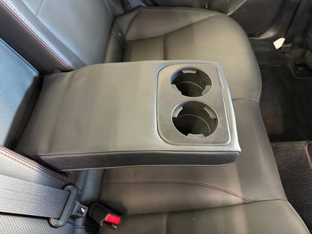 WRX S4 2.0GT-Sアイサイト【4WD】【ターボ】【禁煙車】 7インチSDナビ Bluetooth フルセグ サイドカメラ ETC ブラインドスポットモニター 衝突軽減 電動レザーシート シートヒーター 追従型クルコン スマートキー 純正アルミ オートライト(48枚目)