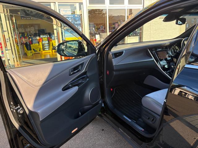 ハリアーハイブリッド プレミアム アドバンスドパッケージ スタイルアッシュ 4WD 禁煙車 衝突軽減 JBLサウンドナビ 全方位カメラ 地デジ Bluetooth接続 ETC コーナーセンサー シートヒーター 電動バックドア レーダークルコン メモリー付電動ハーフレザーシート(28枚目)