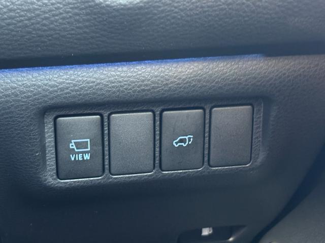 ハリアーハイブリッド プレミアム アドバンスドパッケージ スタイルアッシュ 4WD 禁煙車 衝突軽減 JBLサウンドナビ 全方位カメラ 地デジ Bluetooth接続 ETC コーナーセンサー シートヒーター 電動バックドア レーダークルコン メモリー付電動ハーフレザーシート(43枚目)