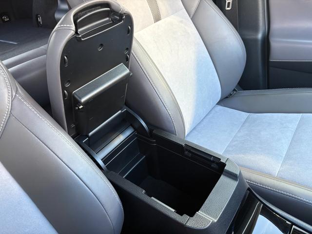 ハリアーハイブリッド プレミアム アドバンスドパッケージ スタイルアッシュ 4WD 禁煙車 衝突軽減 JBLサウンドナビ 全方位カメラ 地デジ Bluetooth接続 ETC コーナーセンサー シートヒーター 電動バックドア レーダークルコン メモリー付電動ハーフレザーシート(45枚目)