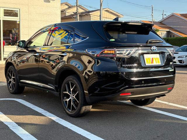 ハリアーハイブリッド プレミアム アドバンスドパッケージ スタイルアッシュ 4WD 禁煙車 衝突軽減 JBLサウンドナビ 全方位カメラ 地デジ Bluetooth接続 ETC コーナーセンサー シートヒーター 電動バックドア レーダークルコン メモリー付電動ハーフレザーシート(57枚目)