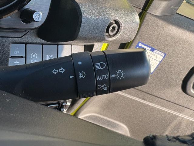 ジムニーシエラ JC【4WD】【5速マニュアル】【1オーナー禁煙】 衝突軽減&車線逸脱警告 9インチナビ フルセグ Bluetooth接続 スマホ連携 ETC シートヒーター クルーズコントロール LEDヘッド&LEDフォグ 純正マッドフラップ ロッソモデロマフラー(33枚目)