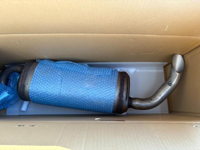 ジムニーシエラ JC【4WD】【5速マニュアル】【1オーナー禁煙】 衝突軽減&車線逸脱警告 9インチナビ フルセグ Bluetooth接続 スマホ連携 ETC シートヒーター クルーズコントロール LEDヘッド&LEDフォグ 純正マッドフラップ ロッソモデロマフラー(41枚目)