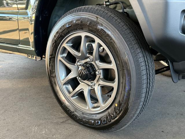 ジムニー XC【4WD】 【届出済み未使用車】シートヒーター クルコン スマートキー 純正16インチアルミ コーナーセンサー 衝突軽減ブレーキ 横滑り防止装置 オートLEDライト ヘッドライトウォッシャー フォグランプ(7枚目)
