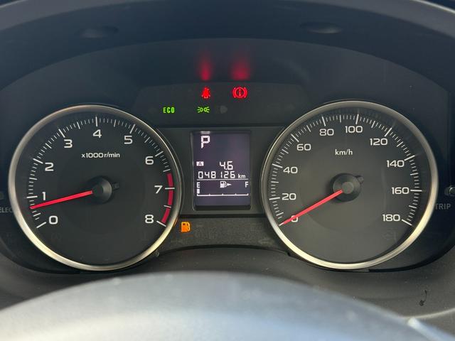 店内のキッズコーナーには人気ゲームやＤＶＤをご用意、ＴＶ・雑誌も取り揃えておりますので整備待ち時間でも退屈致しません♪各種お飲み物のご用意、お子様にはお菓子をプレゼントしております♪