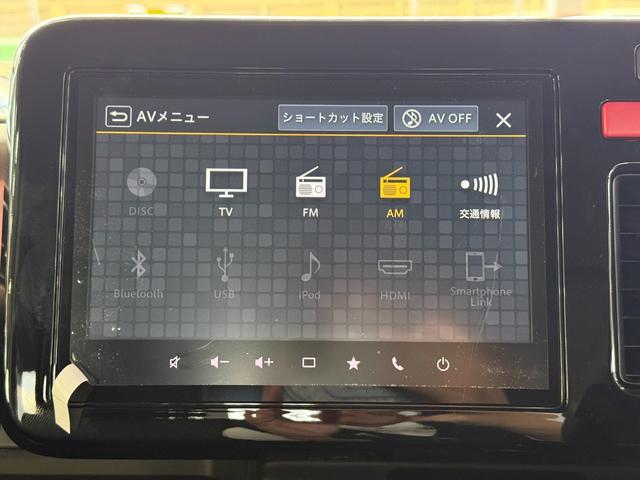 スペーシアカスタム ハイブリッドＸＳターボ【４ＷＤ】【届出済み未使用車】　全方位モニター付き９インチメモリーナビ　Ｂｌｕｅｔｏｏｔｈ　フルセグ　バック・サイド・フロントカメラ　両側電動スライド　追従型クルコン　後席オットマン　コーナーセンサー　シートヒーター　オートＬＥＤ（4枚目）