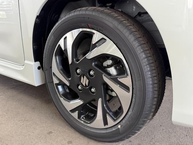 スペーシアカスタム ハイブリッドＸＳターボ【４ＷＤ】【届出済み未使用車】　全方位モニター付き９インチメモリーナビ　Ｂｌｕｅｔｏｏｔｈ　フルセグ　バック・サイド・フロントカメラ　両側電動スライド　追従型クルコン　後席オットマン　コーナーセンサー　シートヒーター　オートＬＥＤ（12枚目）