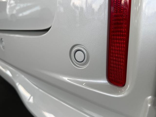 スペーシアカスタム ハイブリッドＸＳターボ【４ＷＤ】【届出済み未使用車】　全方位モニター付き９インチメモリーナビ　Ｂｌｕｅｔｏｏｔｈ　フルセグ　バック・サイド・フロントカメラ　両側電動スライド　追従型クルコン　後席オットマン　コーナーセンサー　シートヒーター　オートＬＥＤ（13枚目）