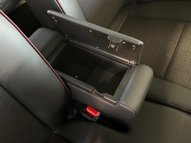 スペーシアカスタム ハイブリッドＸＳターボ【４ＷＤ】【届出済み未使用車】　全方位モニター付き９インチメモリーナビ　Ｂｌｕｅｔｏｏｔｈ　フルセグ　バック・サイド・フロントカメラ　両側電動スライド　追従型クルコン　後席オットマン　コーナーセンサー　シートヒーター　オートＬＥＤ（51枚目）