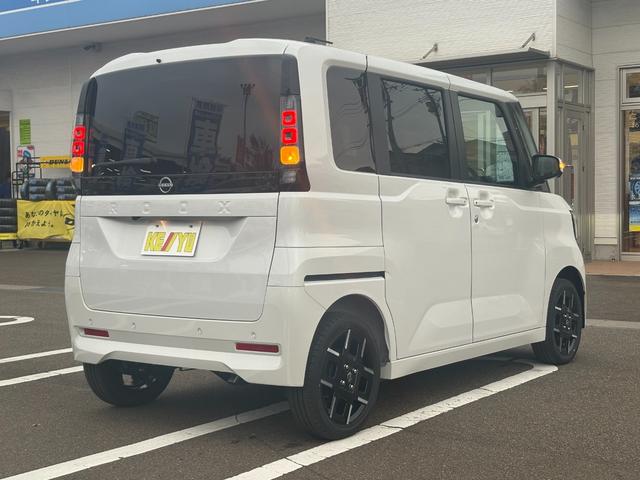 ルークス ハイウェイスター　Ｇターボプロパイロットエディション　４ＷＤ　【届出済未使用車】全方位カメラ　プロパイロット　シートヒーター　両側電動スライドドア　コーナーセンサー　オートＬＥＤライト　オートハイビーム　横滑り防止装置（17枚目）