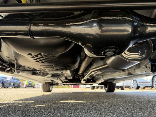 タント カスタムRSリミテッド【4WDターボ】【届出済み未使用車】 新品ナビ取付 バックカメラ 全方位カメラ ETC 追従型クルコン 両側電動スライド スマートキー シートヒーター ハーフレザー 純正アルミ コーナーセンサー 衝突軽減ブレーキ 横滑り防止 オートLED(11枚目)