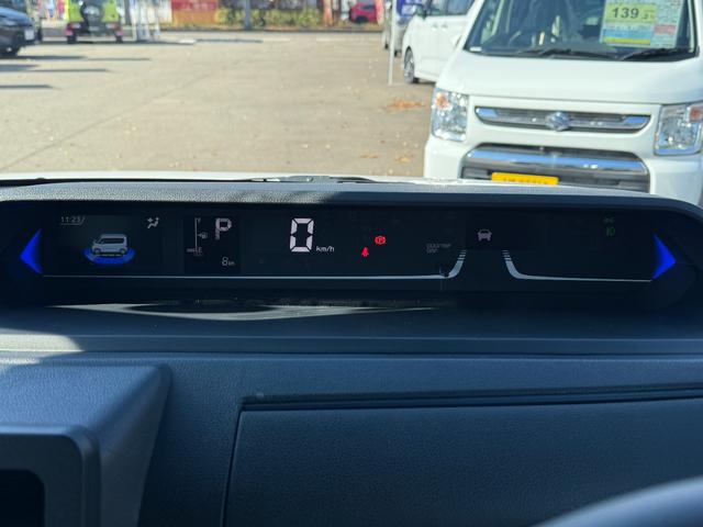 タント カスタムRSリミテッド【4WDターボ】【届出済み未使用車】 新品ナビ取付 バックカメラ 全方位カメラ ETC 追従型クルコン 両側電動スライド スマートキー シートヒーター ハーフレザー 純正アルミ コーナーセンサー 衝突軽減ブレーキ 横滑り防止 オートLED(30枚目)