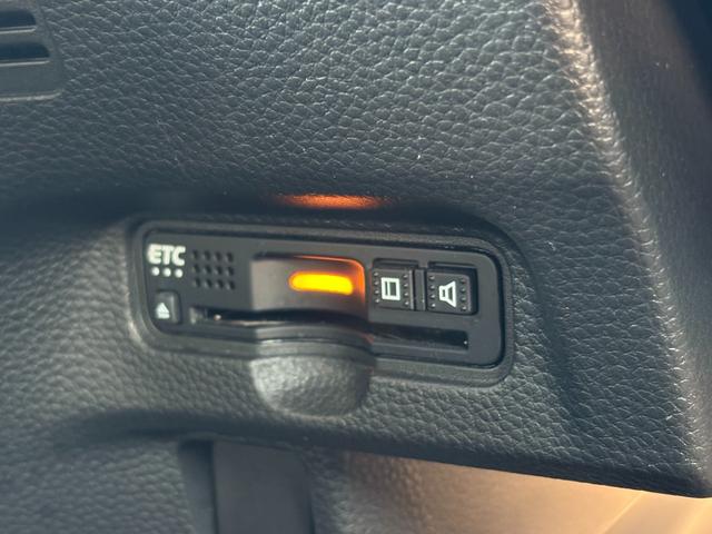 【ＥＴＣ車載器】有料道路の料金所で、停車することなく通過できます。一般道と高速道路のアクセスが格段によくなるスマートＩＣも利用可能！