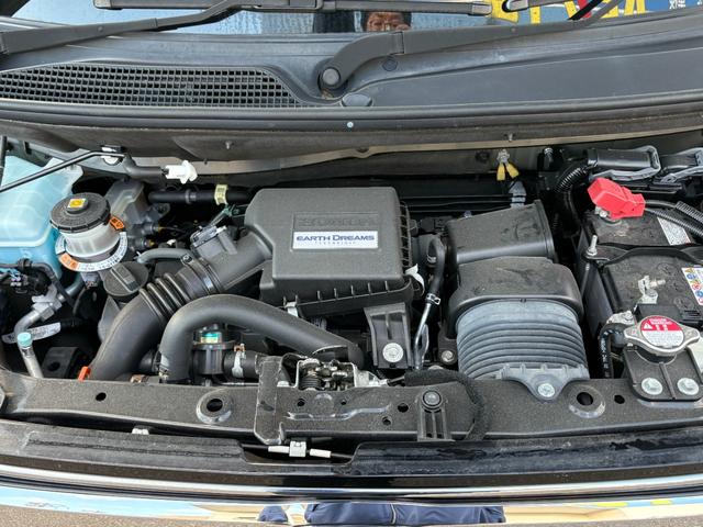 専門業者によるルームクリーニング実施☆室内の細かい所からエンジンルームまでキレイになった状態でお渡しいたします♪