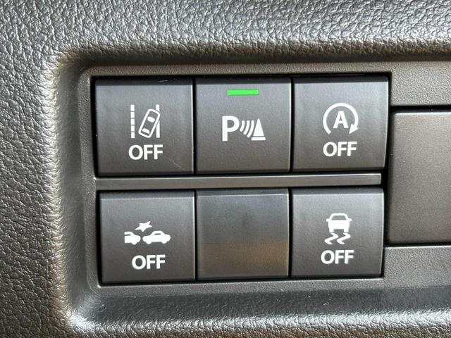 【衝突被害軽減装置】走行中に前方の車両等を認識し、警報とブレーキで衝突回避をサポートします。