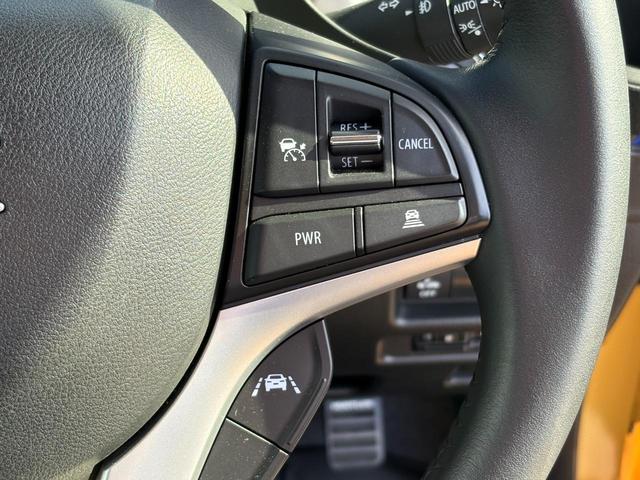 【全車速追従機能付クルーズコントロール】アクセルペダルを踏まずに一定の車速で走行できます。高速道路や加速・減速の繰り返しの少ない自動車道などで便利です。