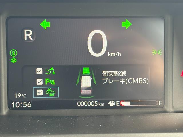 Ｎ－ＢＯＸカスタム ターボ【４ＷＤ】【届出済未使用車】【純正８インチナビ】　【衝突軽減＆レーンアシスト】レーダークルコン　両側電動スライドドア　コーナーセンサー　フルセグ　バックカメラ　Ｂｌｕｅｔｏｏｔｈ再生　シートヒーター　ハーブレザーシート　ＬＥＤオートライト　純正アルミ（6枚目）