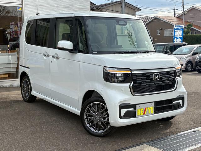 Ｎ－ＢＯＸカスタム ターボ【４ＷＤ】【届出済未使用車】【純正８インチナビ】　【衝突軽減＆レーンアシスト】レーダークルコン　両側電動スライドドア　コーナーセンサー　フルセグ　バックカメラ　Ｂｌｕｅｔｏｏｔｈ再生　シートヒーター　ハーブレザーシート　ＬＥＤオートライト　純正アルミ（18枚目）