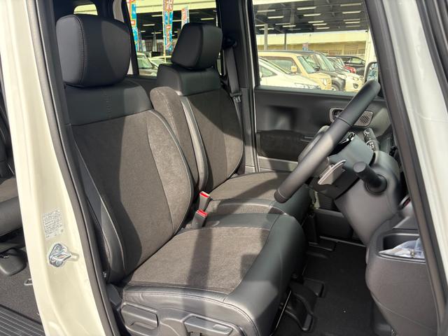 Ｎ－ＢＯＸカスタム ターボ【４ＷＤ】【届出済未使用車】【純正８インチナビ】　【衝突軽減＆レーンアシスト】レーダークルコン　両側電動スライドドア　コーナーセンサー　フルセグ　バックカメラ　Ｂｌｕｅｔｏｏｔｈ再生　シートヒーター　ハーブレザーシート　ＬＥＤオートライト　純正アルミ（22枚目）