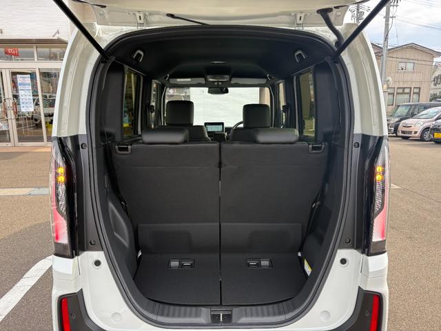 Ｎ－ＢＯＸカスタム ターボ【４ＷＤ】【届出済未使用車】【純正８インチナビ】　【衝突軽減＆レーンアシスト】レーダークルコン　両側電動スライドドア　コーナーセンサー　フルセグ　バックカメラ　Ｂｌｕｅｔｏｏｔｈ再生　シートヒーター　ハーブレザーシート　ＬＥＤオートライト　純正アルミ（29枚目）