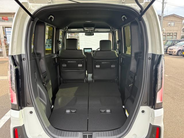 Ｎ－ＢＯＸカスタム ターボ【４ＷＤ】【届出済未使用車】【純正８インチナビ】　【衝突軽減＆レーンアシスト】レーダークルコン　両側電動スライドドア　コーナーセンサー　フルセグ　バックカメラ　Ｂｌｕｅｔｏｏｔｈ再生　シートヒーター　ハーブレザーシート　ＬＥＤオートライト　純正アルミ（30枚目）