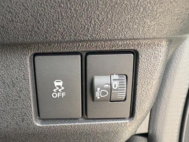 Ｎ－ＢＯＸカスタム ターボ【４ＷＤ】【届出済未使用車】【純正８インチナビ】　【衝突軽減＆レーンアシスト】レーダークルコン　両側電動スライドドア　コーナーセンサー　フルセグ　バックカメラ　Ｂｌｕｅｔｏｏｔｈ再生　シートヒーター　ハーブレザーシート　ＬＥＤオートライト　純正アルミ（42枚目）