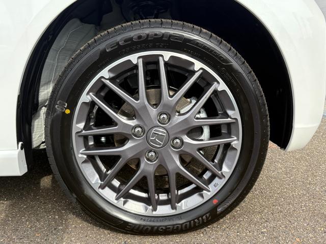 Ｎ－ＢＯＸカスタム ターボ【４ＷＤ】【届出済未使用車】【純正８インチナビ】　【衝突軽減＆レーンアシスト】レーダークルコン　両側電動スライドドア　コーナーセンサー　フルセグ　バックカメラ　Ｂｌｕｅｔｏｏｔｈ再生　シートヒーター　ハーブレザーシート　ＬＥＤオートライト　純正アルミ（51枚目）