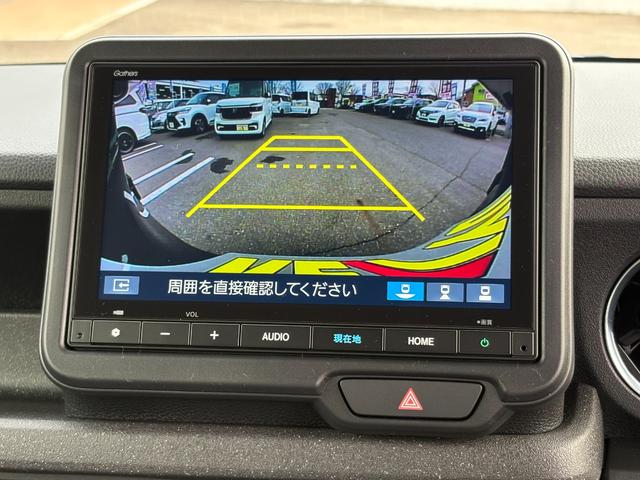 Ｎ－ＢＯＸカスタム ターボ【４ＷＤ】【届出済未使用車】【純正８インチナビ】　【衝突軽減＆レーンアシスト】レーダークルコン　両側電動スライドドア　コーナーセンサー　フルセグ　バックカメラ　Ｂｌｕｅｔｏｏｔｈ再生　シートヒーター　ハーブレザーシート　ＬＥＤオートライト　純正アルミ（5枚目）