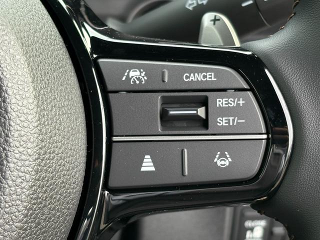 Ｎ－ＢＯＸカスタム ターボ【４ＷＤ】【届出済未使用車】【純正８インチナビ】　【衝突軽減＆レーンアシスト】レーダークルコン　両側電動スライドドア　コーナーセンサー　フルセグ　バックカメラ　Ｂｌｕｅｔｏｏｔｈ再生　シートヒーター　ハーブレザーシート　ＬＥＤオートライト　純正アルミ（9枚目）