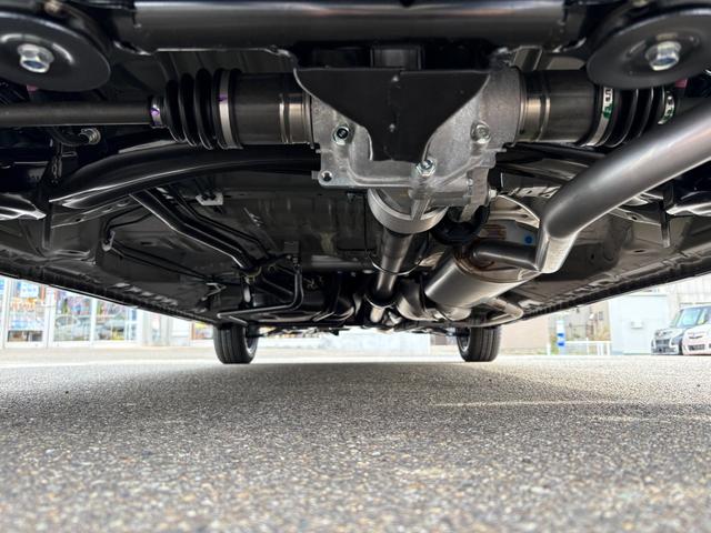 Ｎ－ＢＯＸカスタム ターボ【４ＷＤ】【届出済未使用車】【純正８インチナビ】　【衝突軽減＆レーンアシスト】レーダークルコン　両側電動スライドドア　コーナーセンサー　フルセグ　バックカメラ　Ｂｌｕｅｔｏｏｔｈ再生　シートヒーター　ハーブレザーシート　ＬＥＤオートライト　純正アルミ（13枚目）