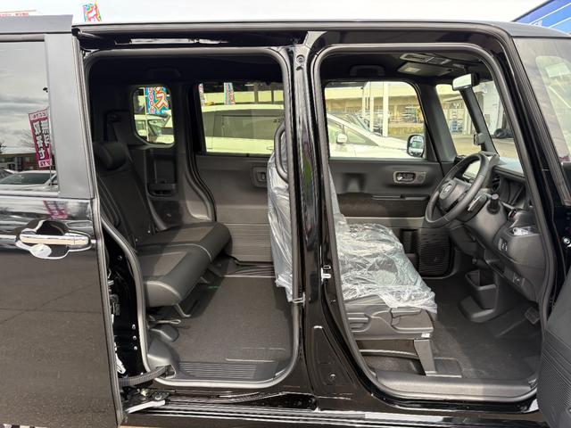 Ｎ－ＢＯＸカスタム ターボ【４ＷＤ】【届出済未使用車】【純正８インチナビ】　【衝突軽減＆レーンアシスト】レーダークルコン　両側電動スライドドア　コーナーセンサー　フルセグ　バックカメラ　Ｂｌｕｅｔｏｏｔｈ再生　シートヒーター　ハーブレザーシート　ＬＥＤオートライト　純正アルミ（23枚目）