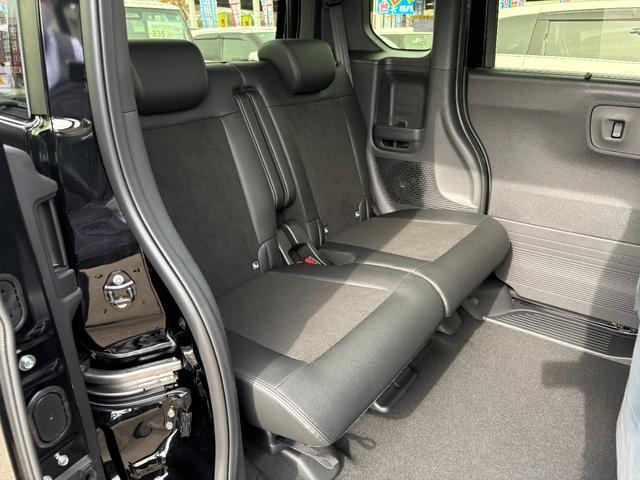 Ｎ－ＢＯＸカスタム ターボ【４ＷＤ】【届出済未使用車】【純正８インチナビ】　【衝突軽減＆レーンアシスト】レーダークルコン　両側電動スライドドア　コーナーセンサー　フルセグ　バックカメラ　Ｂｌｕｅｔｏｏｔｈ再生　シートヒーター　ハーブレザーシート　ＬＥＤオートライト　純正アルミ（24枚目）