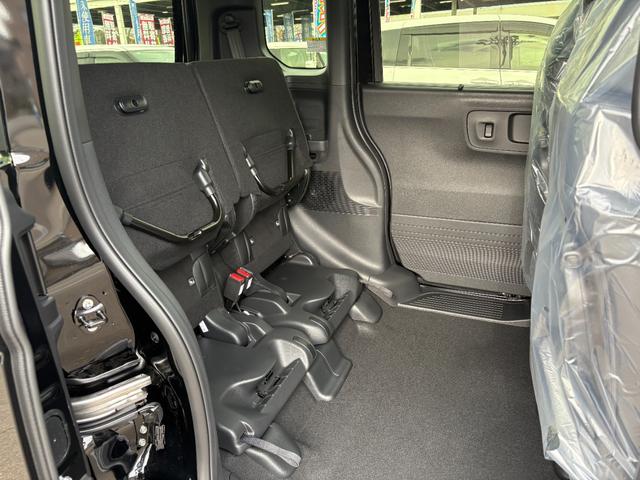 Ｎ－ＢＯＸカスタム ターボ【４ＷＤ】【届出済未使用車】【純正８インチナビ】　【衝突軽減＆レーンアシスト】レーダークルコン　両側電動スライドドア　コーナーセンサー　フルセグ　バックカメラ　Ｂｌｕｅｔｏｏｔｈ再生　シートヒーター　ハーブレザーシート　ＬＥＤオートライト　純正アルミ（31枚目）