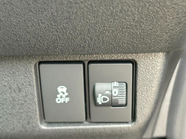 Ｎ－ＢＯＸカスタム ターボ【４ＷＤ】【届出済未使用車】【純正８インチナビ】　【衝突軽減＆レーンアシスト】レーダークルコン　両側電動スライドドア　コーナーセンサー　フルセグ　バックカメラ　Ｂｌｕｅｔｏｏｔｈ再生　シートヒーター　ハーブレザーシート　ＬＥＤオートライト　純正アルミ（42枚目）