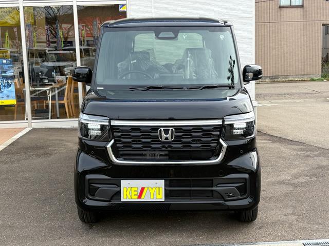 Ｎ－ＢＯＸカスタム ターボ【４ＷＤ】【届出済未使用車】【純正８インチナビ】　【衝突軽減＆レーンアシスト】レーダークルコン　両側電動スライドドア　コーナーセンサー　フルセグ　バックカメラ　Ｂｌｕｅｔｏｏｔｈ再生　シートヒーター　ハーブレザーシート　ＬＥＤオートライト　純正アルミ（53枚目）