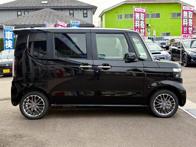 Ｎ－ＢＯＸカスタム ターボ【４ＷＤ】【届出済未使用車】【純正８インチナビ】　【衝突軽減＆レーンアシスト】レーダークルコン　両側電動スライドドア　コーナーセンサー　フルセグ　バックカメラ　Ｂｌｕｅｔｏｏｔｈ再生　シートヒーター　ハーブレザーシート　ＬＥＤオートライト　純正アルミ（55枚目）