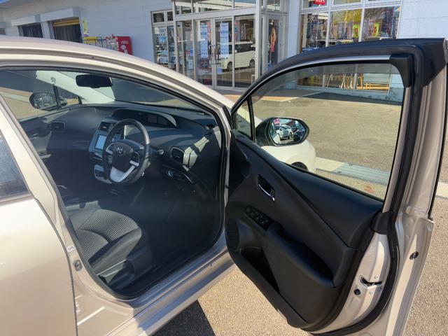 プリウス A【4WD】【禁煙車】【寒冷地仕様】【AC100V電源】 衝突軽減 ブラインドスポットモニター 純正ナビ バックカメラ Bluetooth再生 ETC コーナーセンサー ヘッドアップディスプレイ 追従クルコン LEDオートライト パーキングアシスト ドラレコ(23枚目)