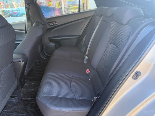 プリウス A【4WD】【禁煙車】【寒冷地仕様】【AC100V電源】 衝突軽減 ブラインドスポットモニター 純正ナビ バックカメラ Bluetooth再生 ETC コーナーセンサー ヘッドアップディスプレイ 追従クルコン LEDオートライト パーキングアシスト ドラレコ(30枚目)