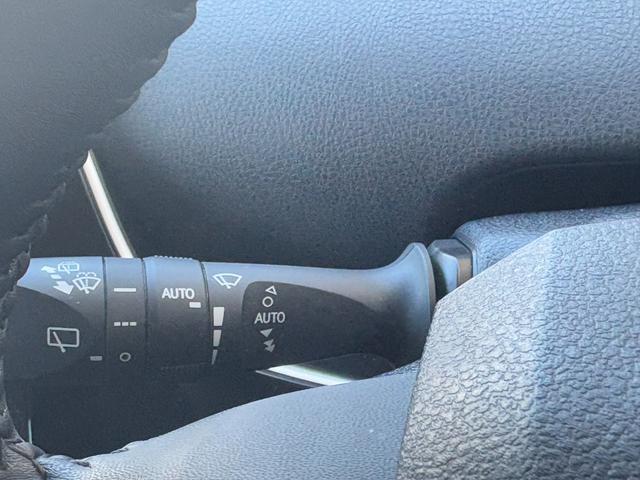 プリウス A【4WD】【禁煙車】【寒冷地仕様】【AC100V電源】 衝突軽減 ブラインドスポットモニター 純正ナビ バックカメラ Bluetooth再生 ETC コーナーセンサー ヘッドアップディスプレイ 追従クルコン LEDオートライト パーキングアシスト ドラレコ(37枚目)