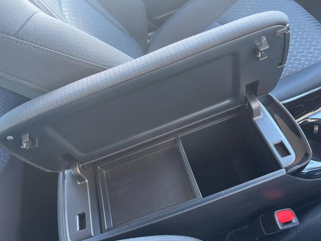 プリウス A【4WD】【禁煙車】【寒冷地仕様】【AC100V電源】 衝突軽減 ブラインドスポットモニター 純正ナビ バックカメラ Bluetooth再生 ETC コーナーセンサー ヘッドアップディスプレイ 追従クルコン LEDオートライト パーキングアシスト ドラレコ(47枚目)