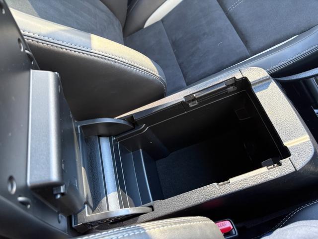 ハリアー エレガンス GRスポーツ【4WD】【禁煙車】【サンルーフ】 【大阪仕入れ】アルパイン9型ナビ フルセグ バックカメラ Bluetooth再生 ETC 衝突軽減&レーダークルコン レーンアシスト 電動ハーフレザーシート ブレーキホールド LEDオートライト(45枚目)