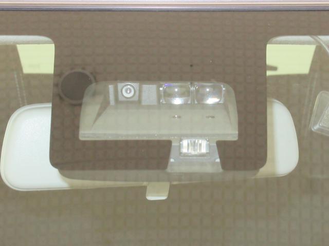 スイフト HYBRID RS ZC53S/ナビ・全方位カメラ・ETC ナビ・Bluetooth対応・ETC・全方位カメラ・キーレスプッシュスタート・フルオートエアコン・シートヒーター・衝突被害軽減サポート・アイドリングストップシステム(3枚目)