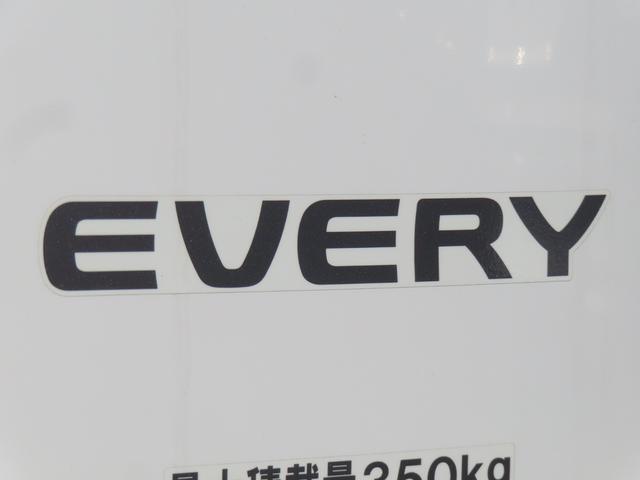 エブリイ JOINターボ 6型/ディスプレイオーディオ・バックカメラ 7インチディスプレイオーディオ・バックアイカメラ・フルオートエアコン・運転席シートヒーター・両側電動スライドドア・電動格納ミラー・LEDヘッドライト・・チルトステアリング・分割可倒式リヤシート(62枚目)