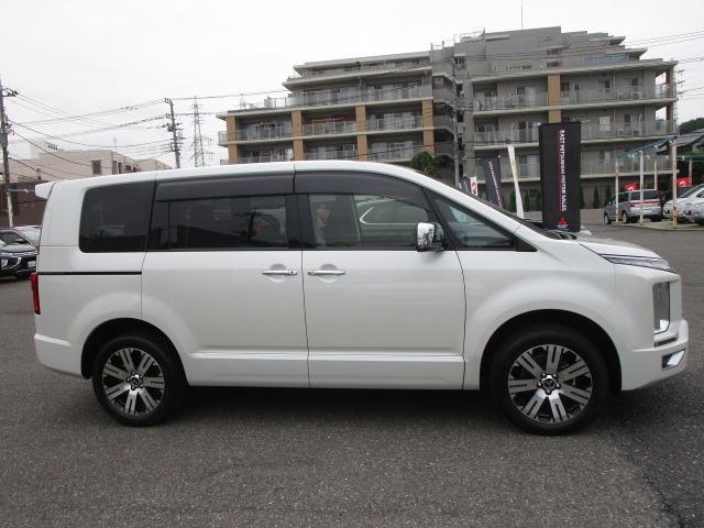 P 電動サイドステップレス 禁煙車 誤発進抑制 衝突被害軽減ブレーキシステム 全方向カメラ パーキングセンサー レーダークルーズコントロール 運転席・助手席シートヒーター 電動テールゲート(4枚目)