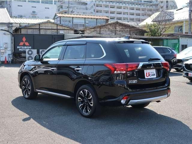 アウトランダーＰＨＥＶ Ｇナビパッケージ　４ＷＤ　２０００　プラグインハイブリッド　禁煙車　容量算出８８．３％　純正メモリーナビ　フルセグ　全方位　ＥＴＣ　ドラレコ　車両検知警報（後側方＋後退時）誤発進抑制　Ｐセンサー　電動パーキング　オートホールド　ＡＣ１５００Ｗ電源　ワンオーナー（77枚目）