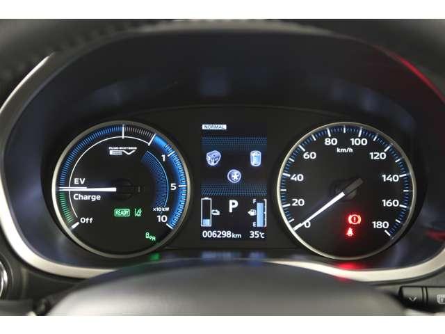 エクリプスクロスＰＨＥＶ Ｐ　禁煙　スマホ連携８型ナビ　電動サンルーフ（11枚目）