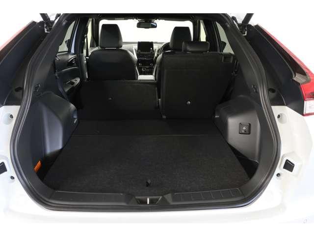 エクリプスクロスＰＨＥＶ Ｐ　禁煙　社有車　スマホ連携８型ナビ　フルセ（11枚目）